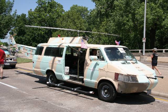 2006_ArtCar_3_Parade 182 